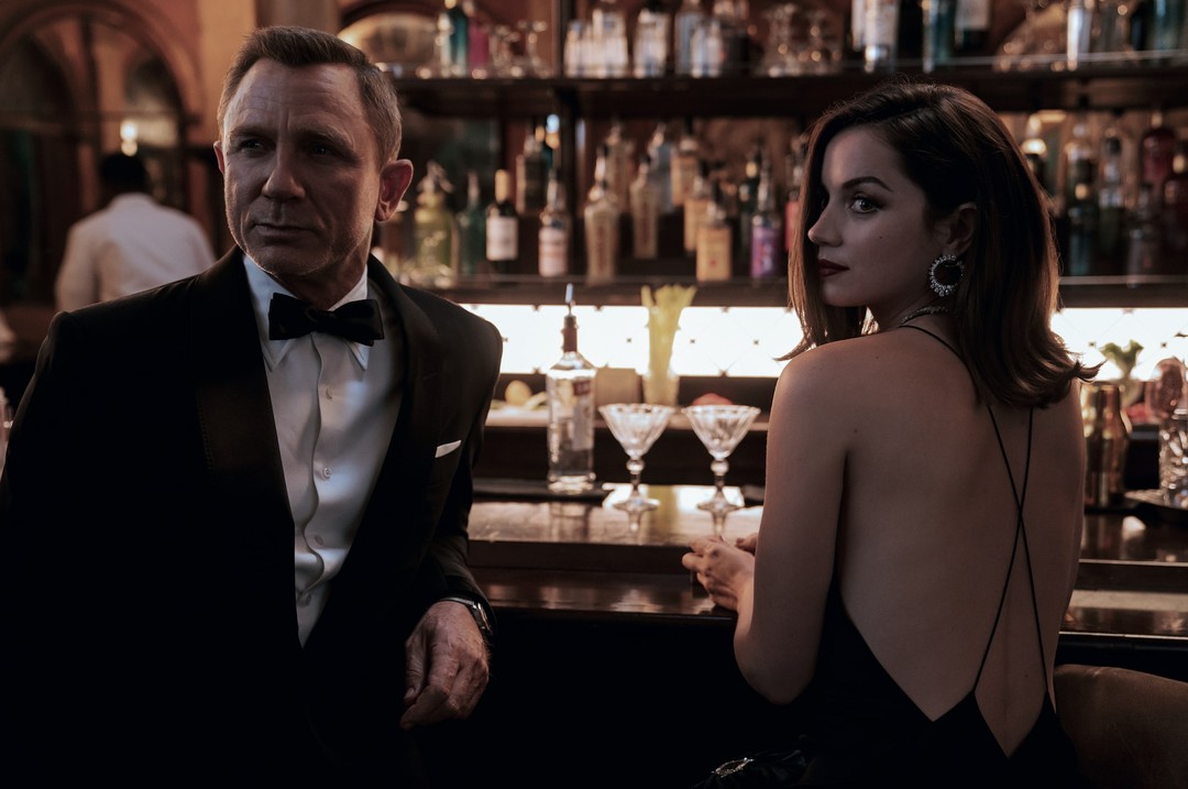 【 MOVIE6 影評 】《 007：生死有時 》風情萬種之餘又不失腳踏實地的感覺